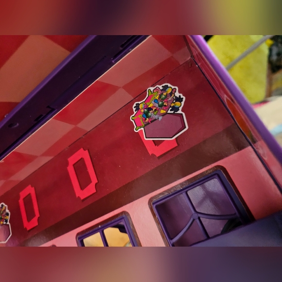 Monster High 2012 High School Play Set Incomplete Coffins Doors Stairs Stickers - Picture 9 of 11